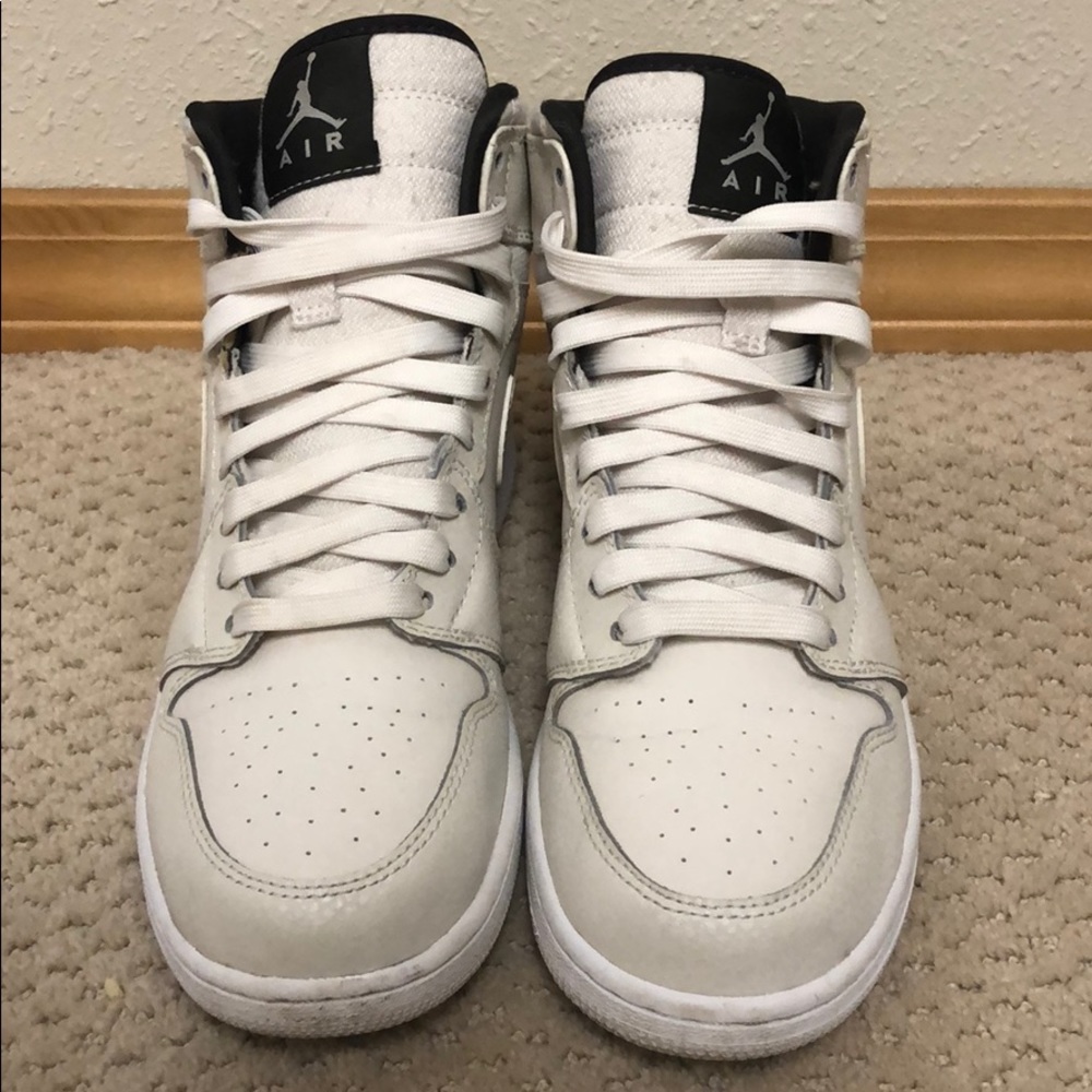 Jordan 1 women’s size 7 or kids 6